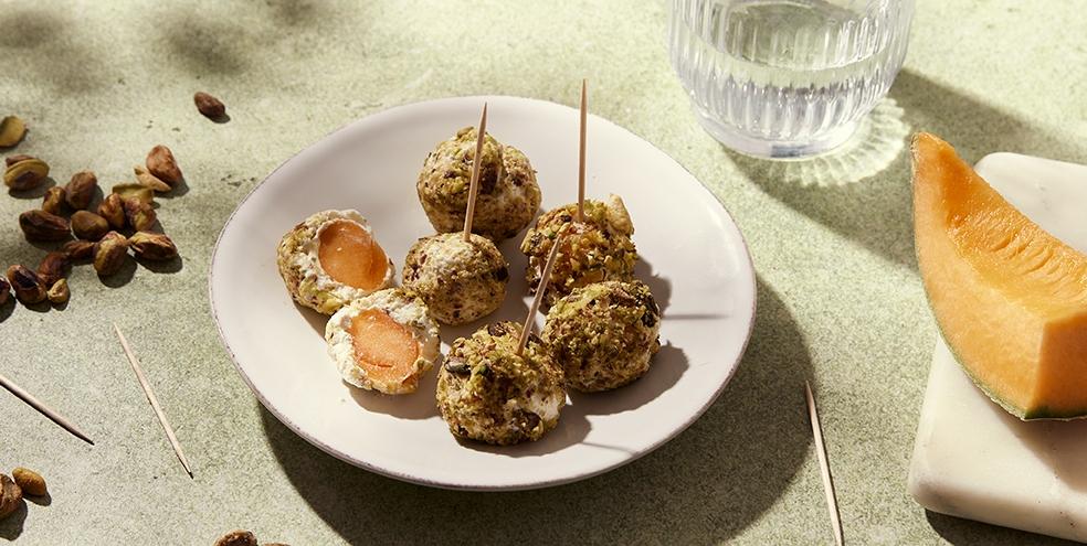 Billes de melon au chèvre et aux pistaches