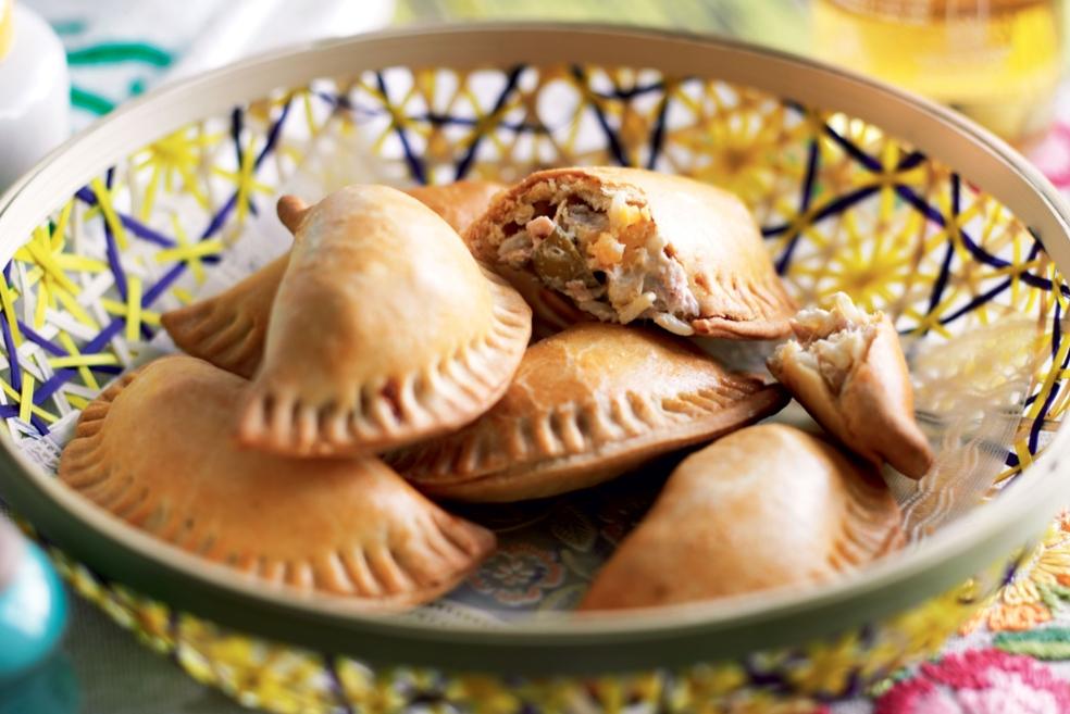 Empanadas aux olives et au thon