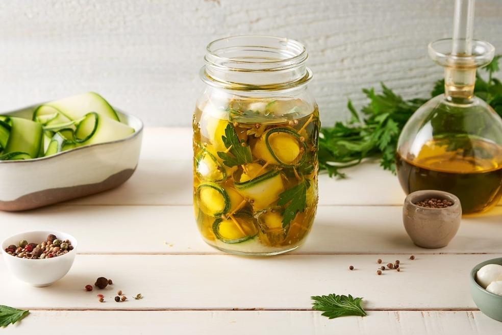 Courgettes marinées à l’huile d’olives, citron et persil
