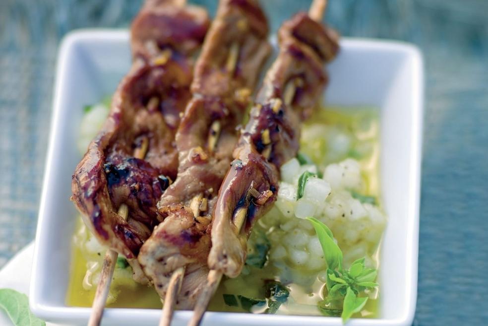 Brochettes saté, sauce melon