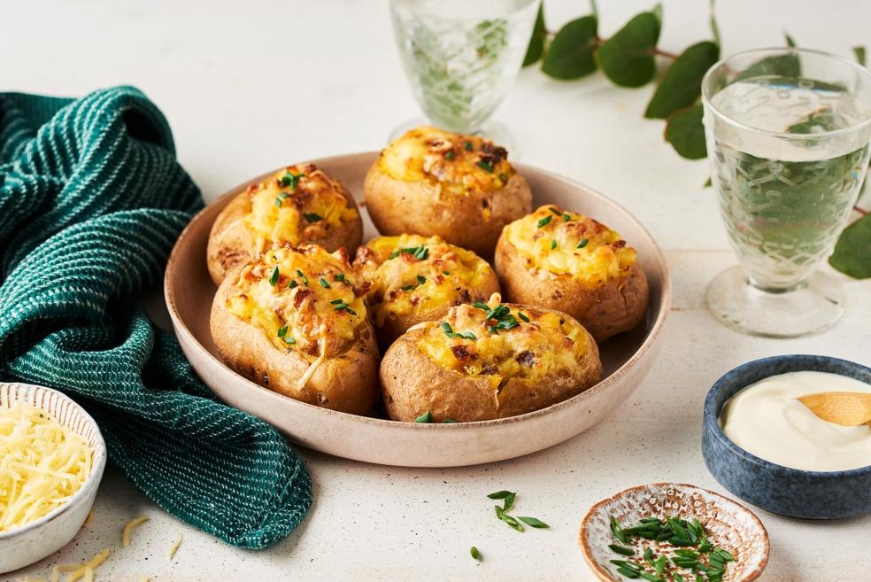 Pommes de terre farcies au lard, crème et comté