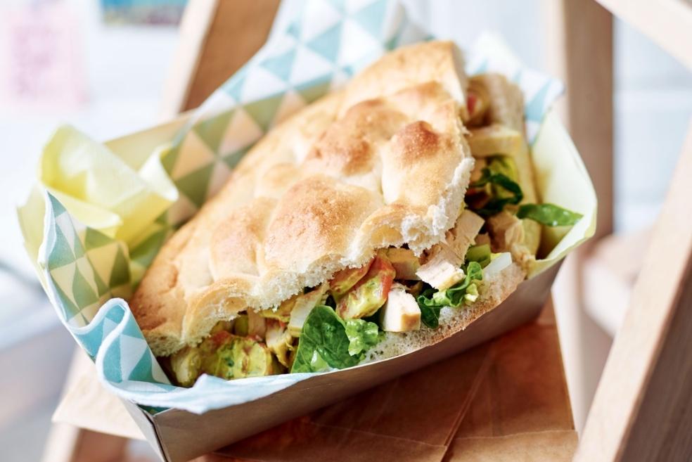 Pita au poulet et curry de carotte