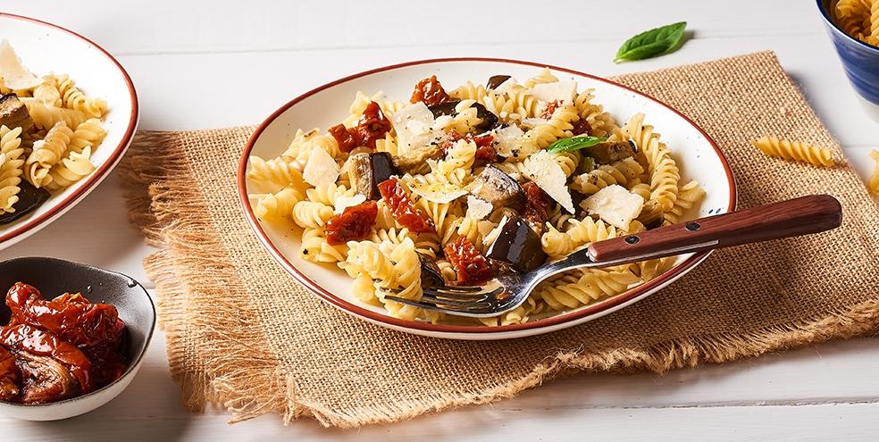 Pâtes aux aubergines grillées et tomates séchées