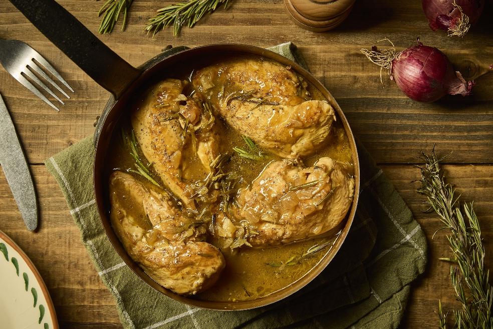 Poulet confit au miel et au romarin