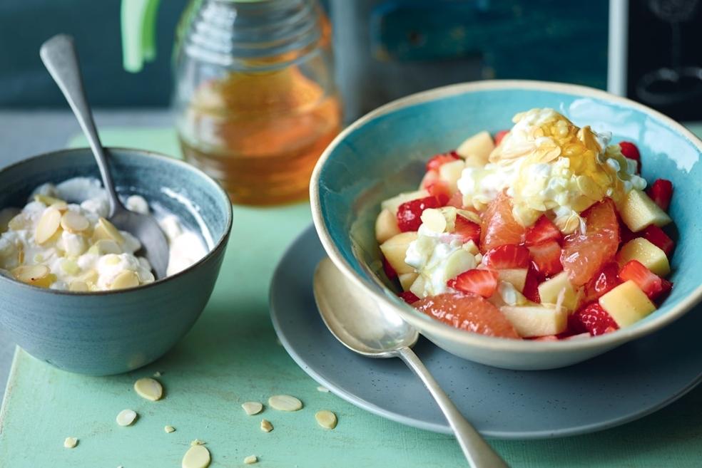 Salade de fruits et fromage blanc au gingembre