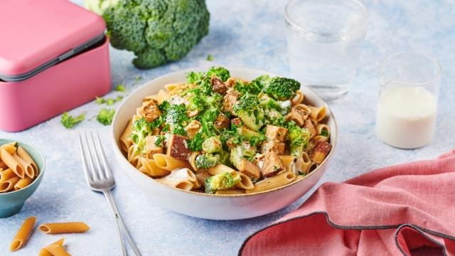 Pâtes complètes, tofu et petits légumes