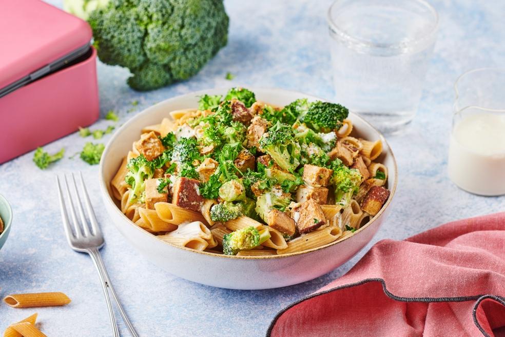 Pâtes complètes, tofu et petits légumes