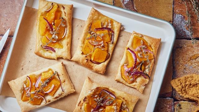 Tartelettes feuilletées express butternut oignons rouges