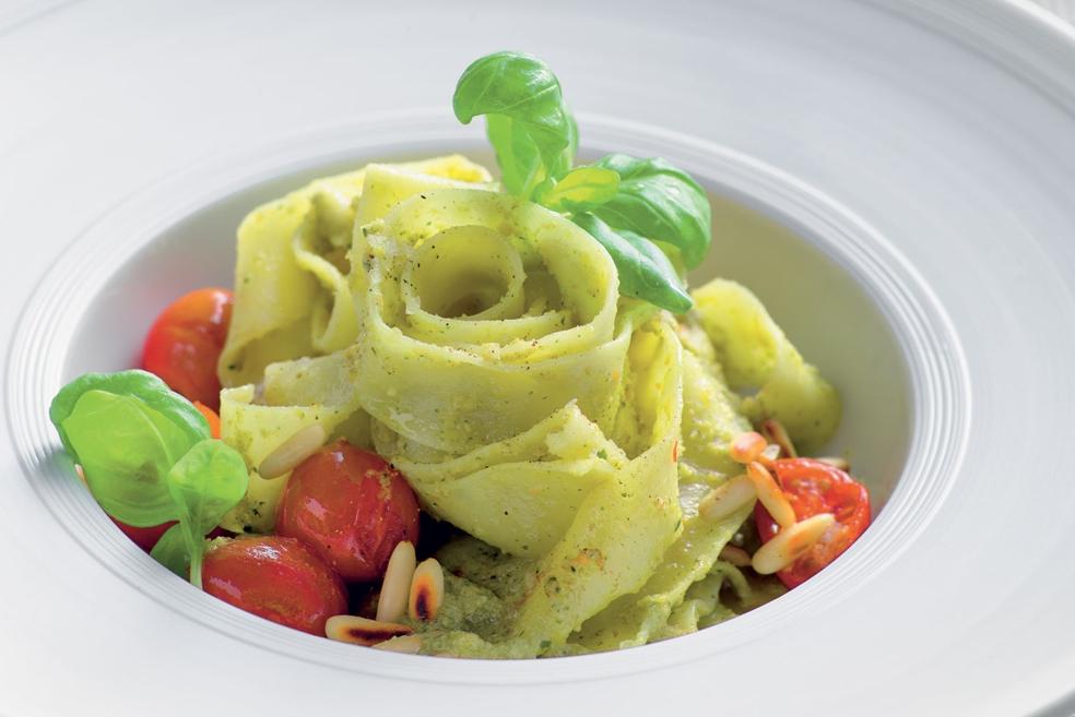 Tagliatelles au pesto et olives