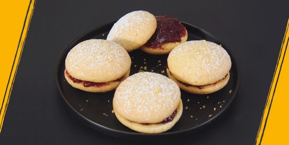 Whoopies au citron et confiture de framboise