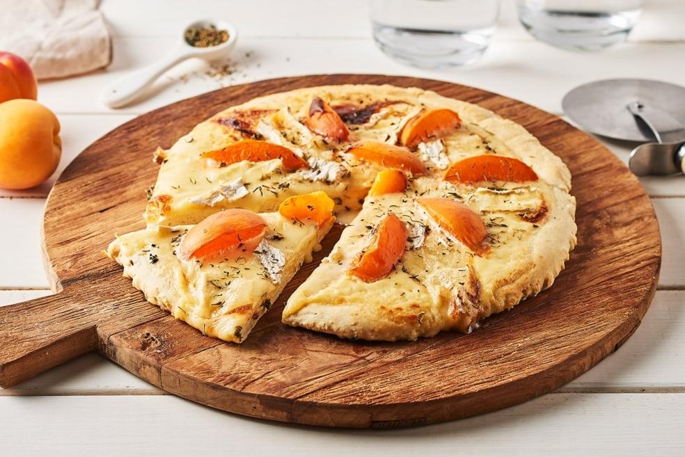 Pizza au Brie et à l'abricot