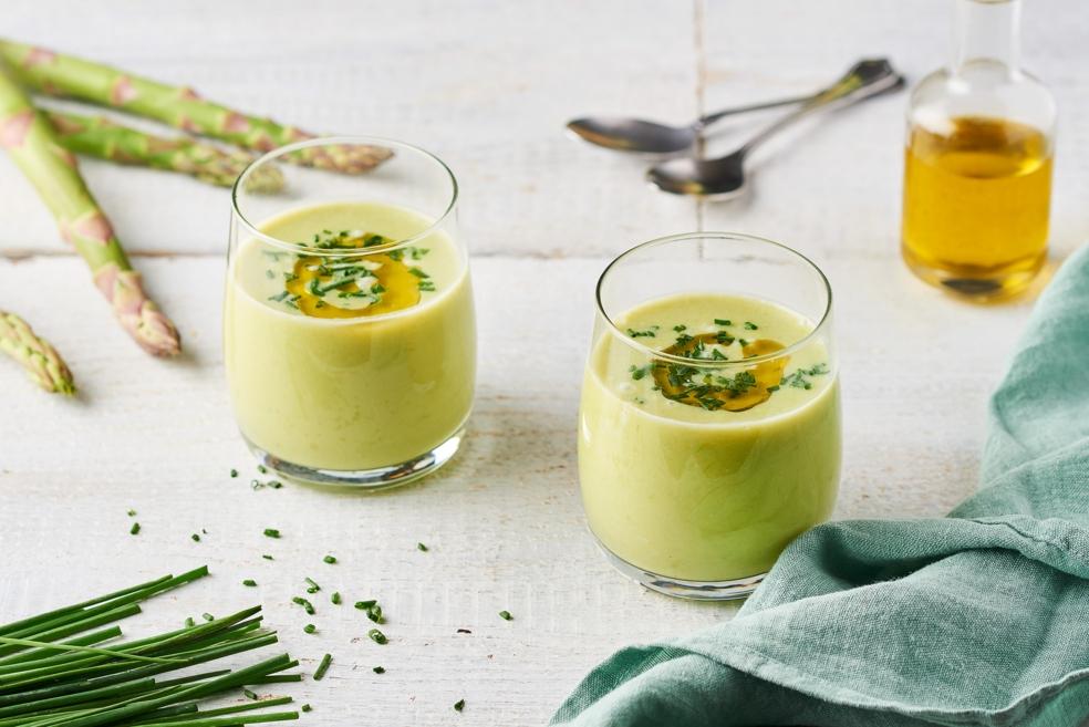 Soupe froide aux asperges et ciboulette