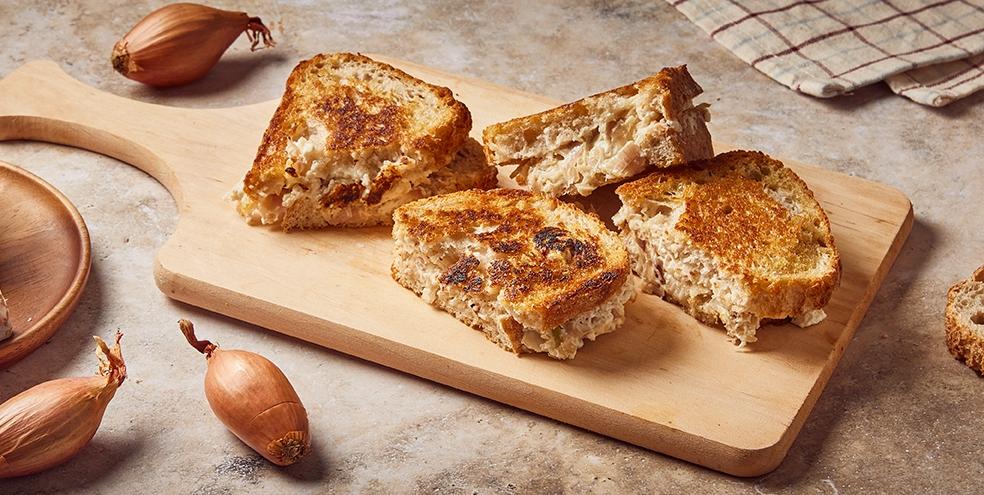 Croque-monsieur au chaource et aux échalotes