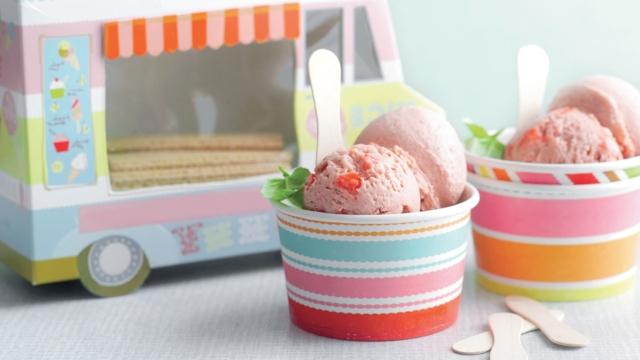 Glace maison fraise-basilic