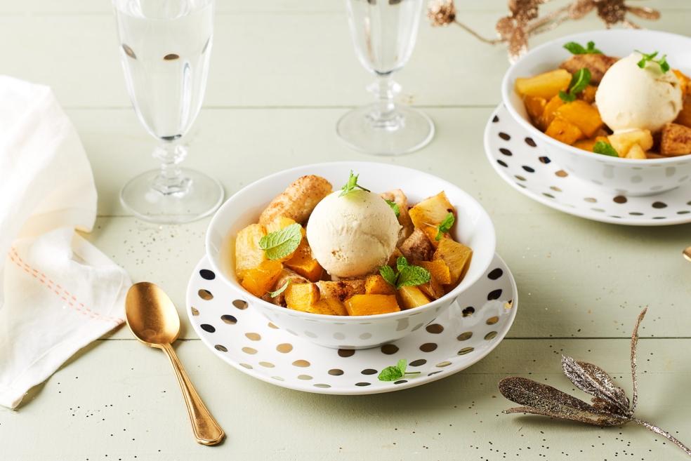 Fruits exotiques rôtis et glace vanille