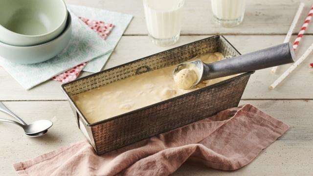 Glace caramel et pistaches caramélisées