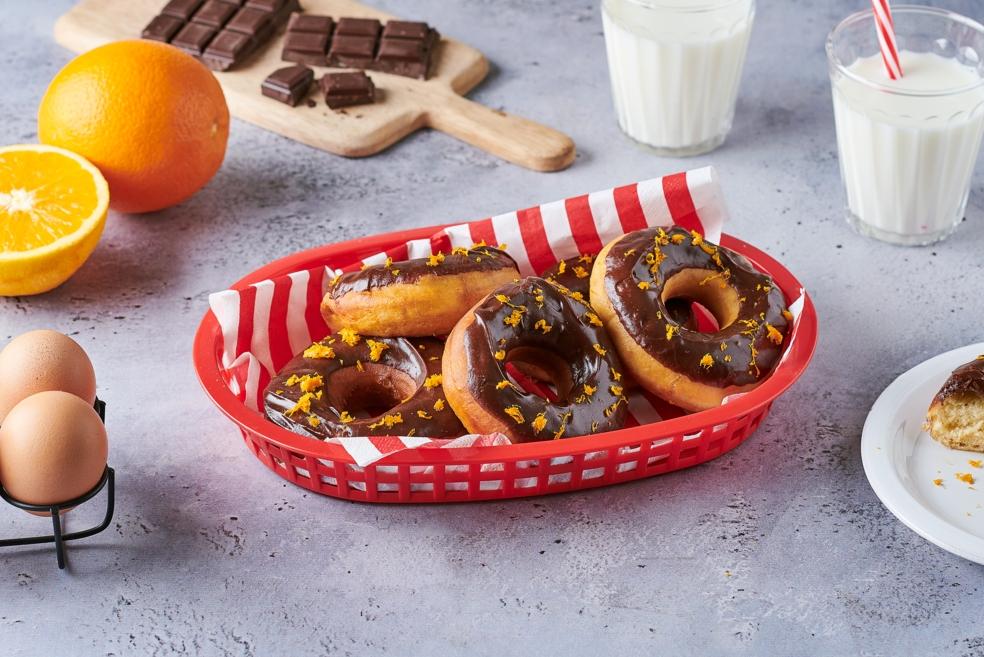 Donuts orange-cannelle et glaçage au sirop d'érable