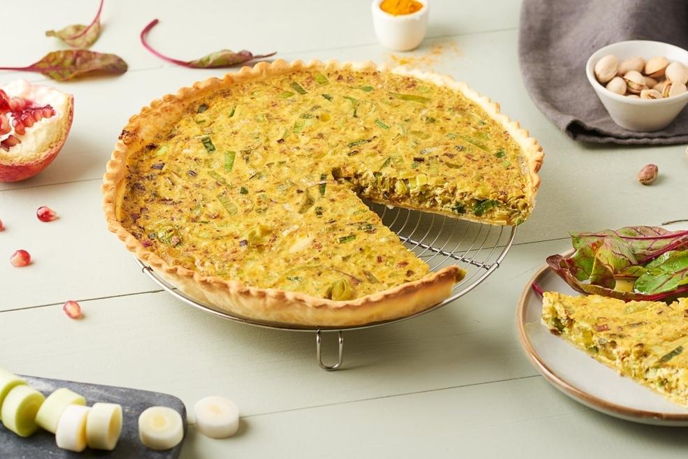 Tarte poireaux, grenade, pistache