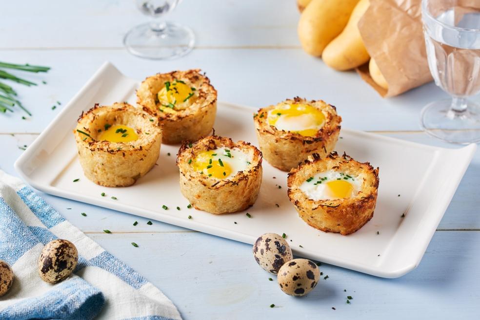 Nid de Pâques en pommes de terre, œuf et ciboulette