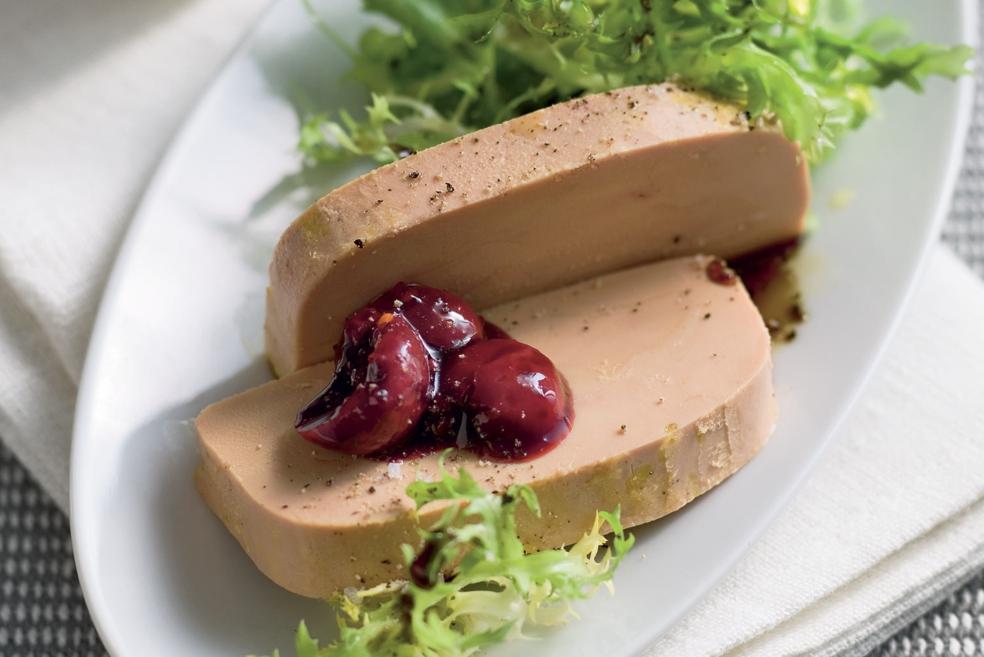 Foie gras et sauce aux cerises
