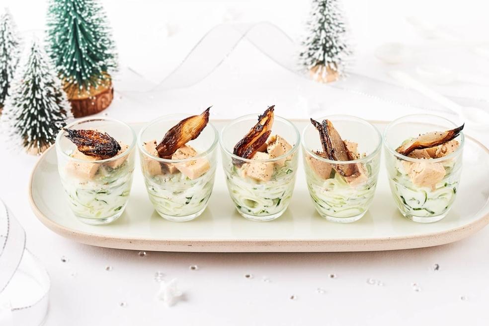 Concombres à la crème de menthe, échalote rôtie et dés de foie gras