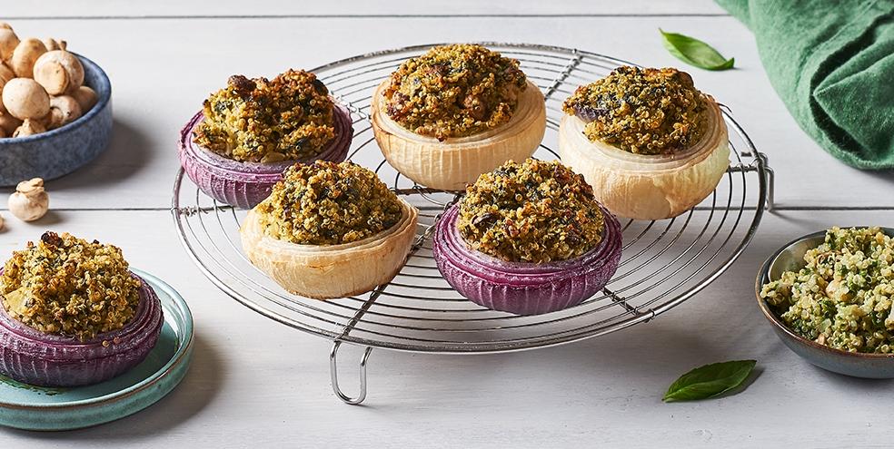 Oignons farcis quinoa, champignons et épinards