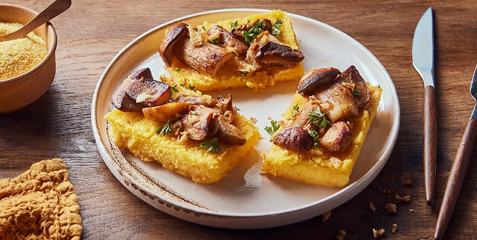 Toasts de polenta aux cèpes et au sirop d'érable