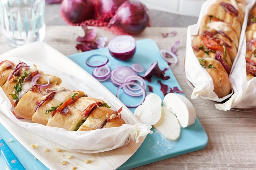 Baguette surprise au jambon, tomates et mozzarella