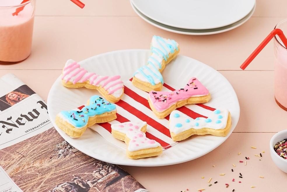 Bowtie cookies