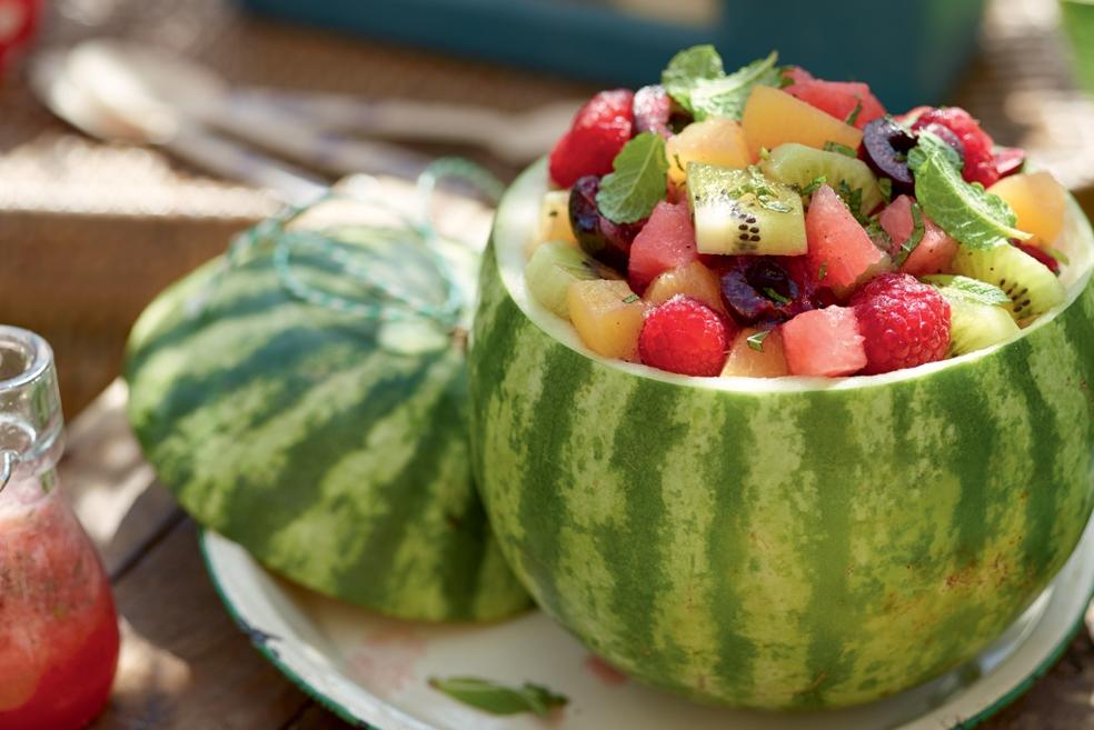 Salade de fruits colorés en pastèque