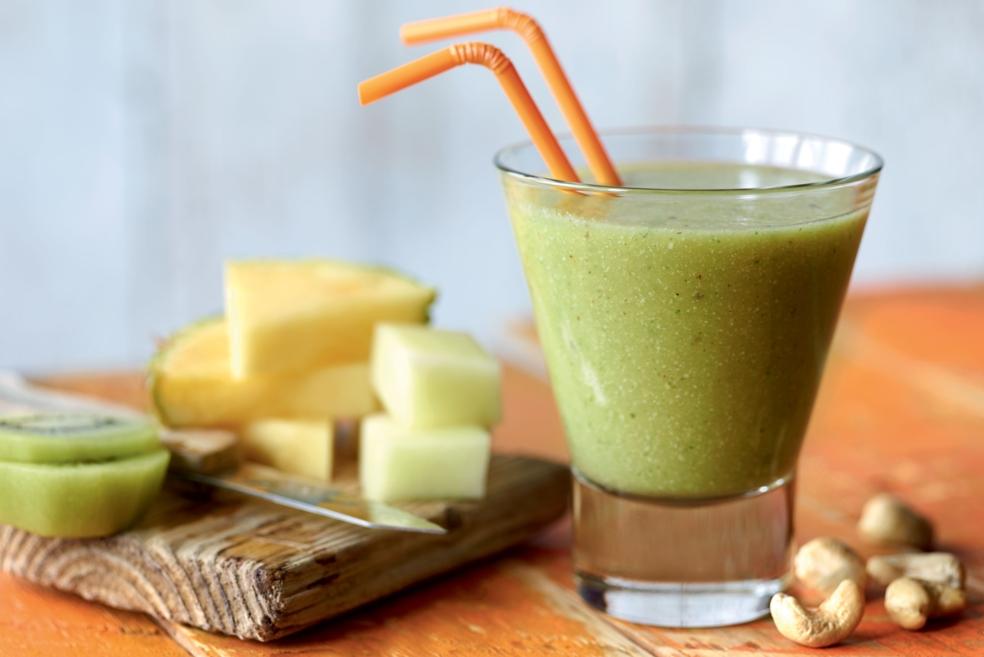 Smoothie kiwi-ananas