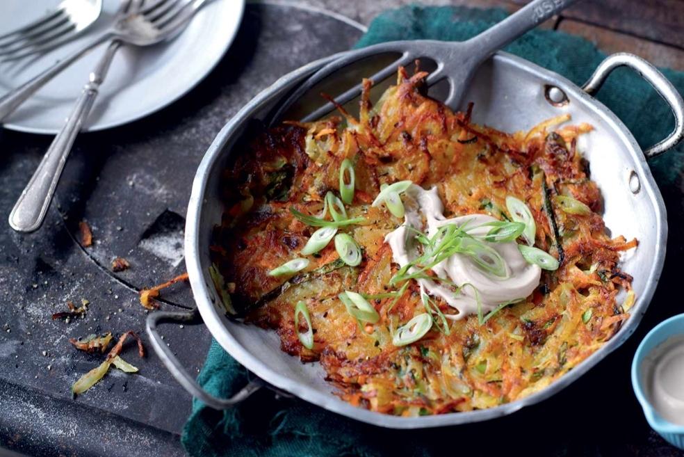 Rösti de pommes de terre et légumes