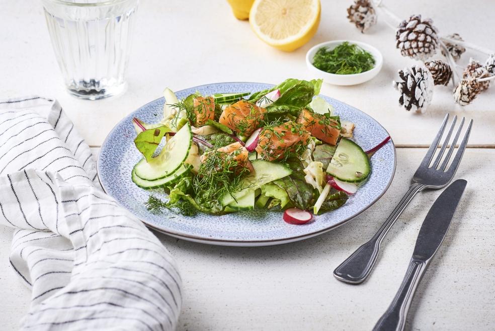 Salade de saumon gravlax, pommes granny et ciboulette