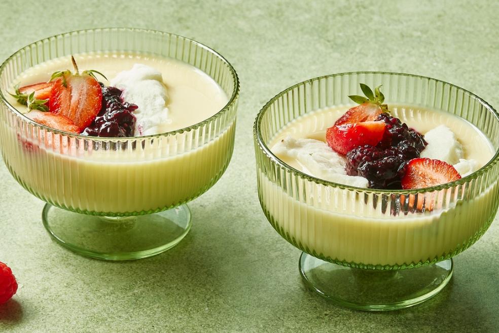 Île flottante aux fruits rouges