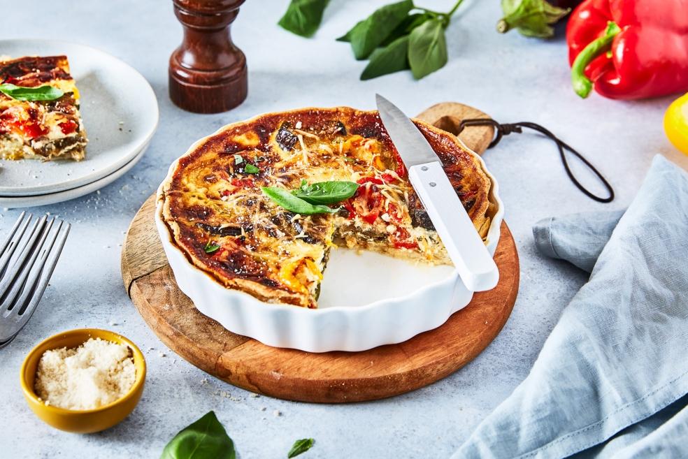 Tarte fine de légumes grillés, parmesan et basilic