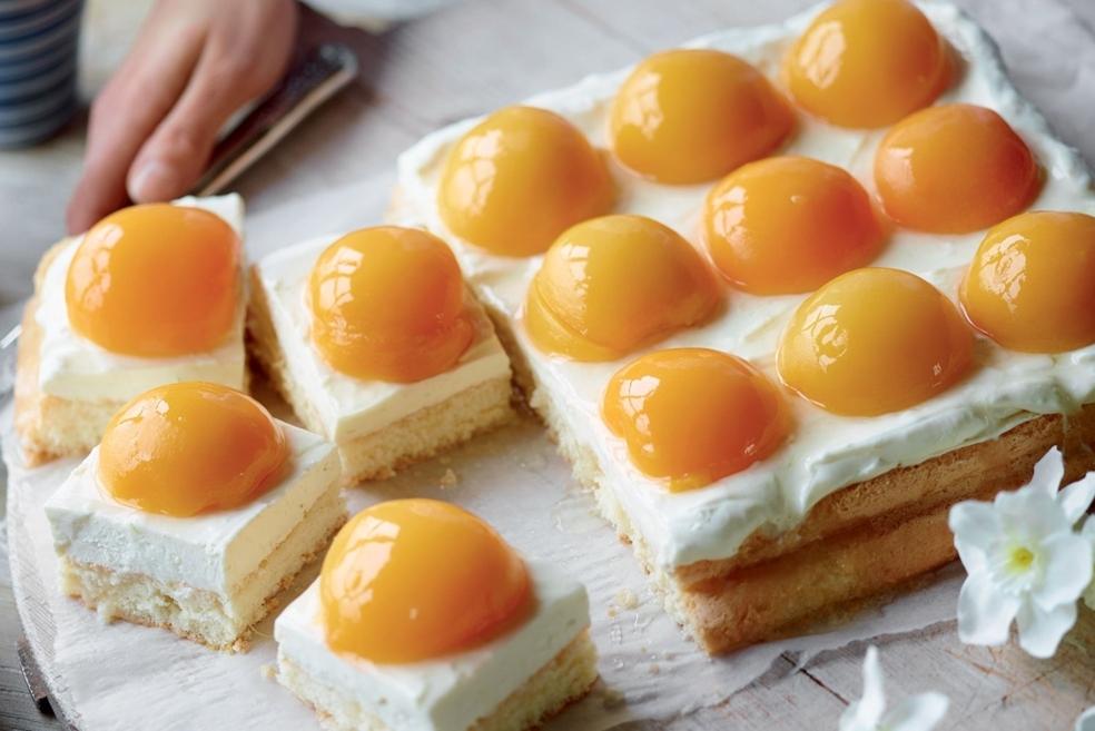 Gâteau aux pêches en "œuf sur le plat"