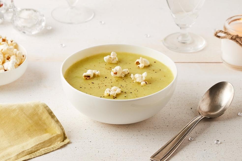 Velouté de poireaux et topping pop corn