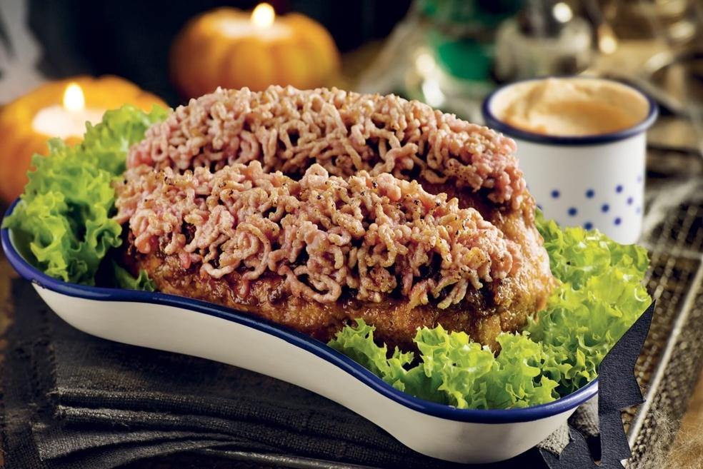 Cervelle de monstre à la viande hachée et crème de tomates
