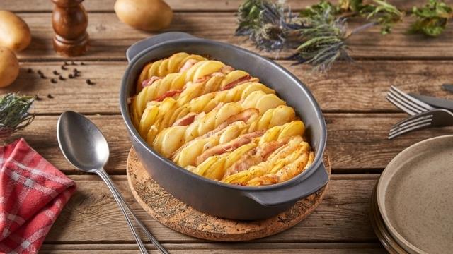 Tian pommes de terre, bacon et raclette