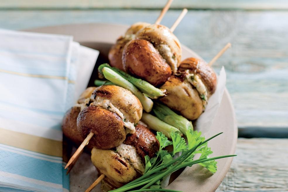 Brochettes de champignons et chèvre frais