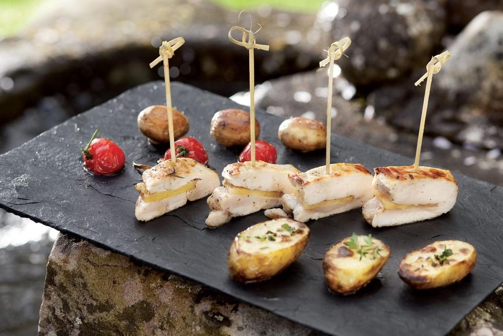 Blancs de poulet à l'ananas, pommes de terre au thym