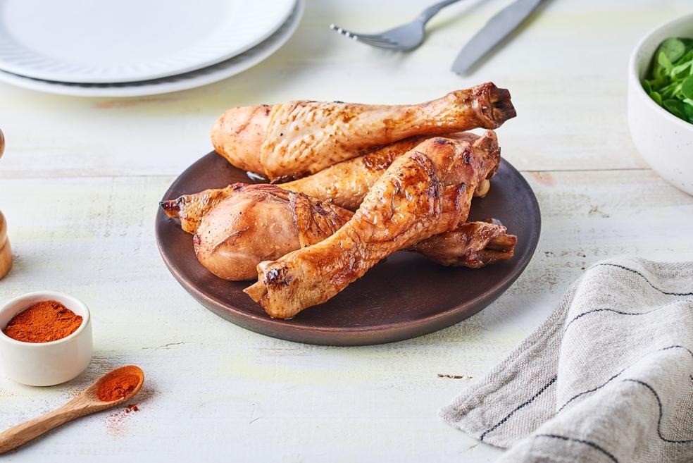 Pilons de poulet marinés à la bière et paprika