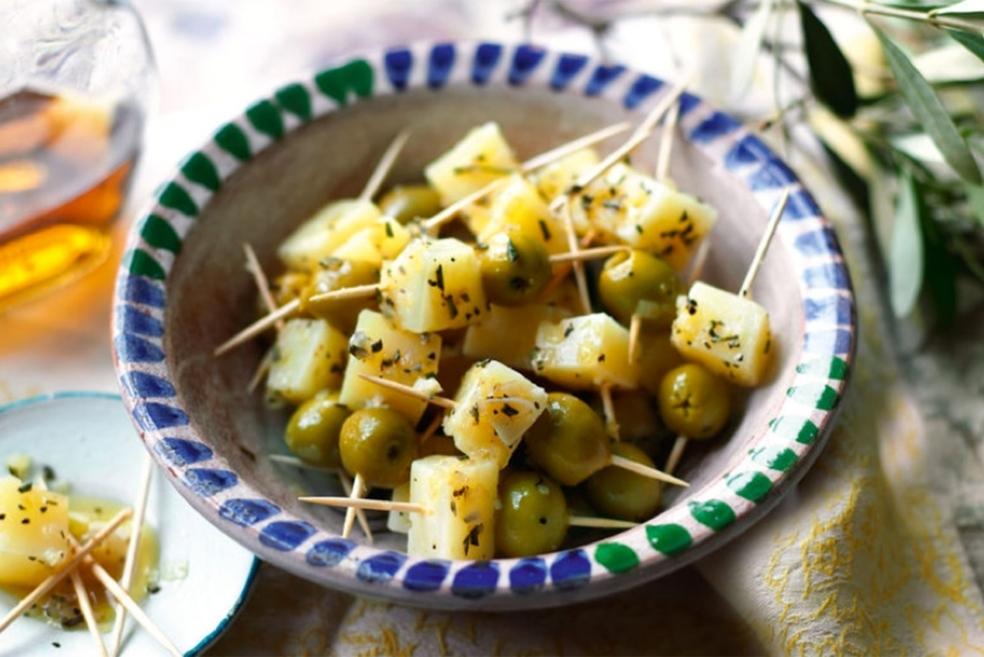Dés de fromage Manchego marinés à l’huile d’olive