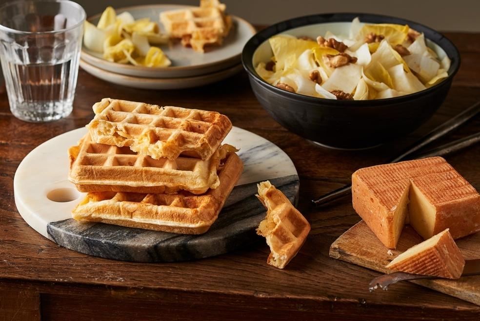 Gaufres au Maroilles et salade d’endives