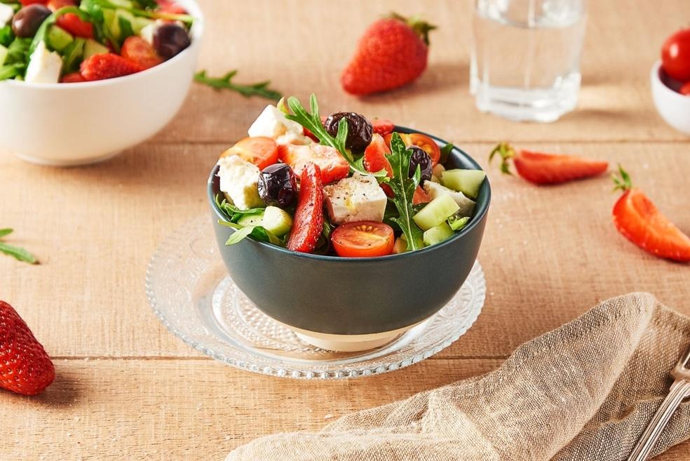 Salade de fraises, féta, et tomates