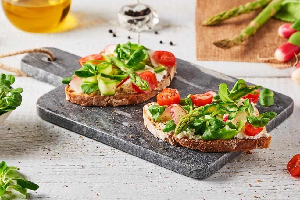 Tartine printanière aux asperges vertes