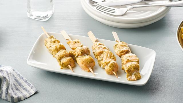 Brochettes de saumon au pesto