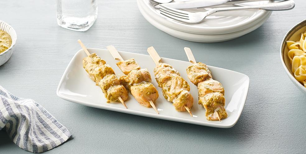Brochettes de saumon au pesto