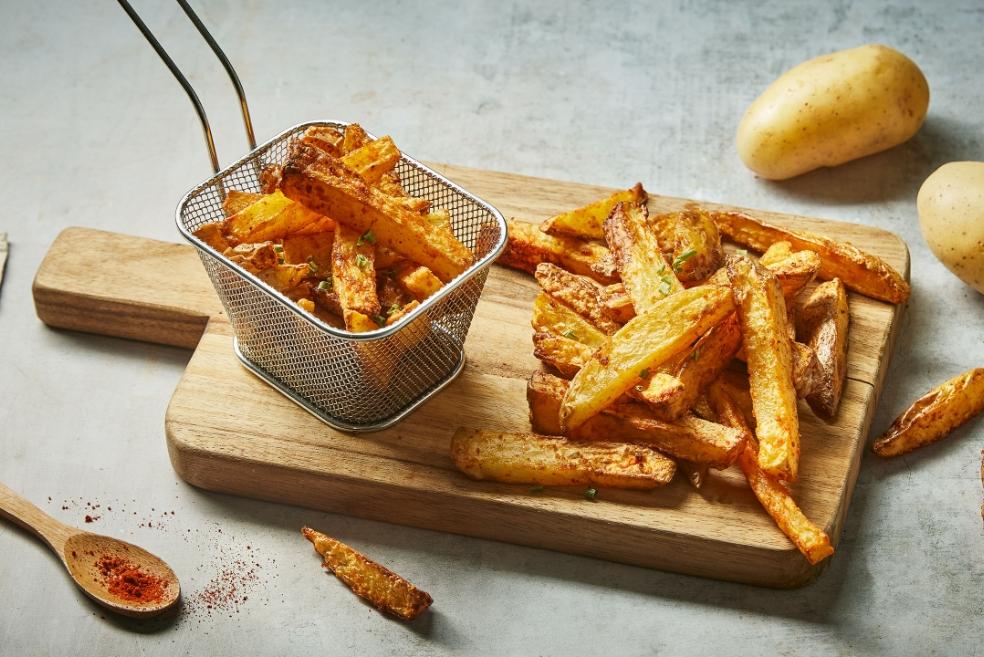 Frites épicées à la friteuse à air chaud