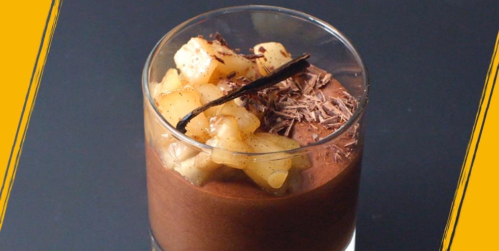 Mousse au chocolat et compotée de poires